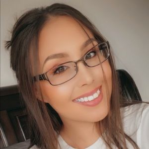 Meet your Posher, Gabriela